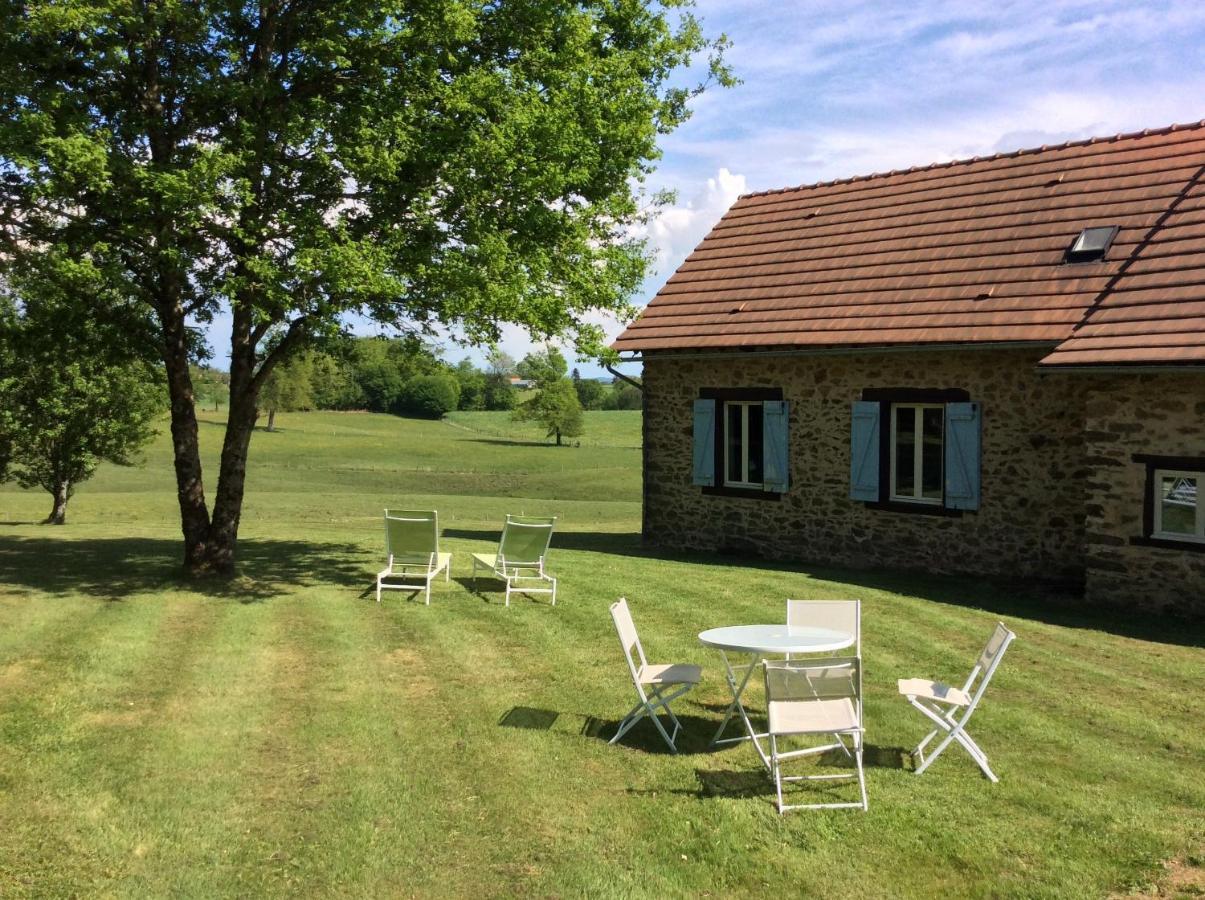 Les Landes Hotel Saint-Pardoux-Corbier Buitenkant foto